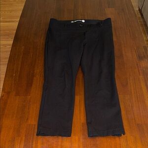 Betabrand ladies Cropped Straight Yoga Pants. Medium. Black.